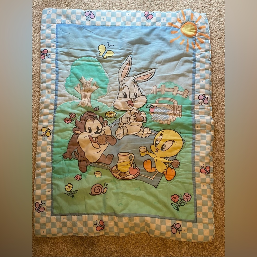 Vintage Baby Looney Tunes Quilt Comforter blanket Tweety, Tas-Devil, Bugs Picnic